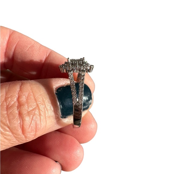 Mini Stone Silver Zircon Diamond Ring - Picture 7 of 10